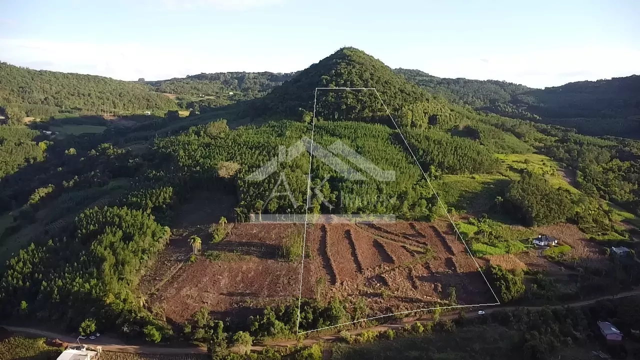 Área de terras com vista panorâmica à venda na zona rural de Morro Reuter