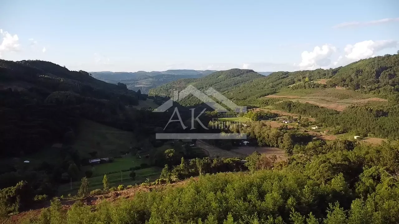 Área de terras com vista panorâmica à venda na zona rural de Morro Reuter