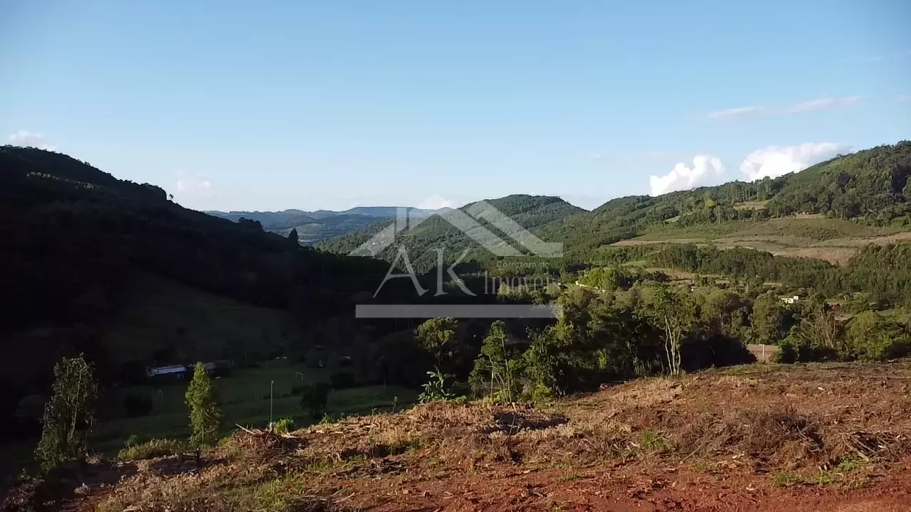Área de terras com vista panorâmica à venda na zona rural de Morro Reuter