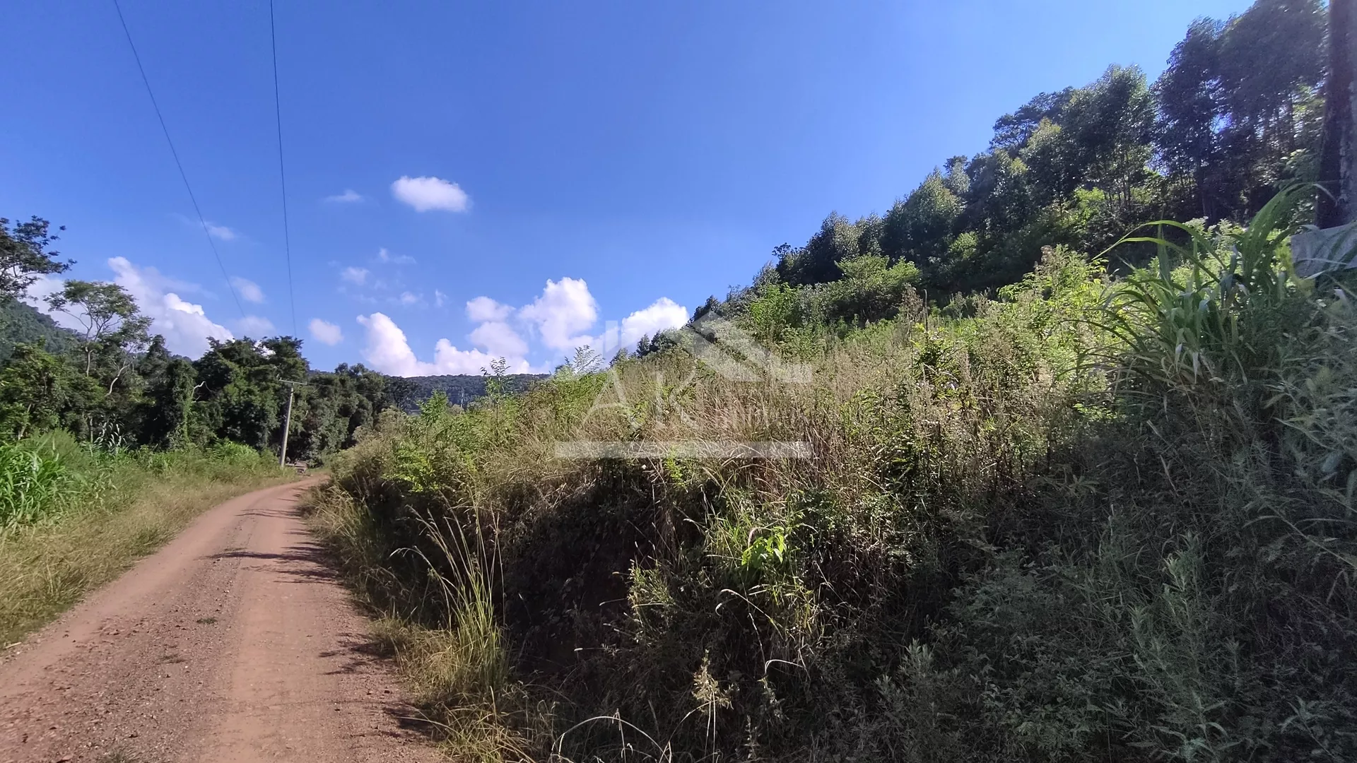 Área de terra com vista panorâmica à venda em Morro Reuter-RS