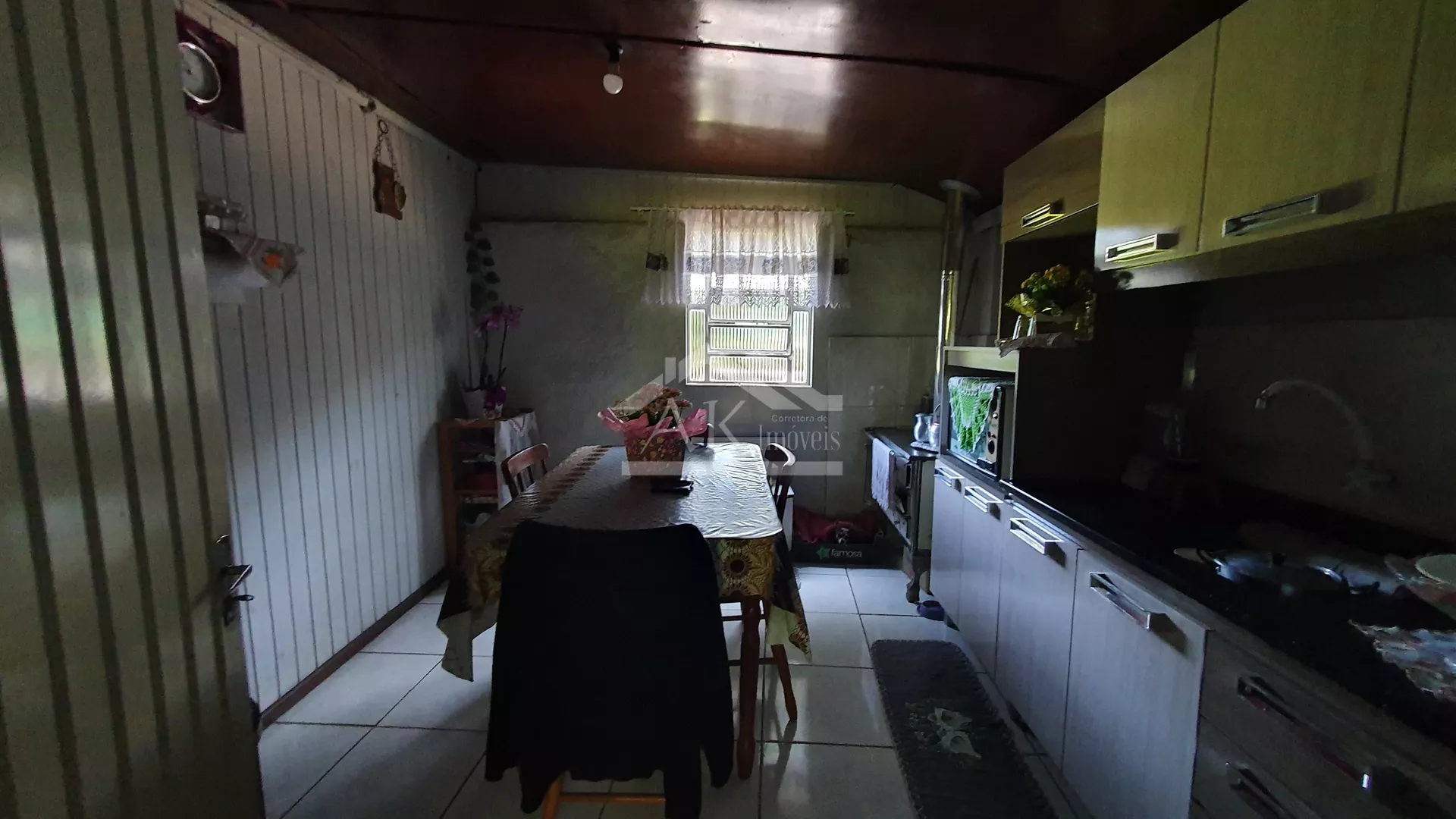 Chalés à venda às margens da BR-116 em Picada Café, na Serra Gaúcha
