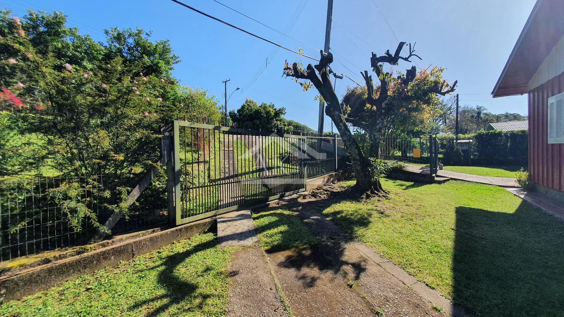 Chalés à venda às margens da BR-116 em Picada Café, na Serra Gaúcha