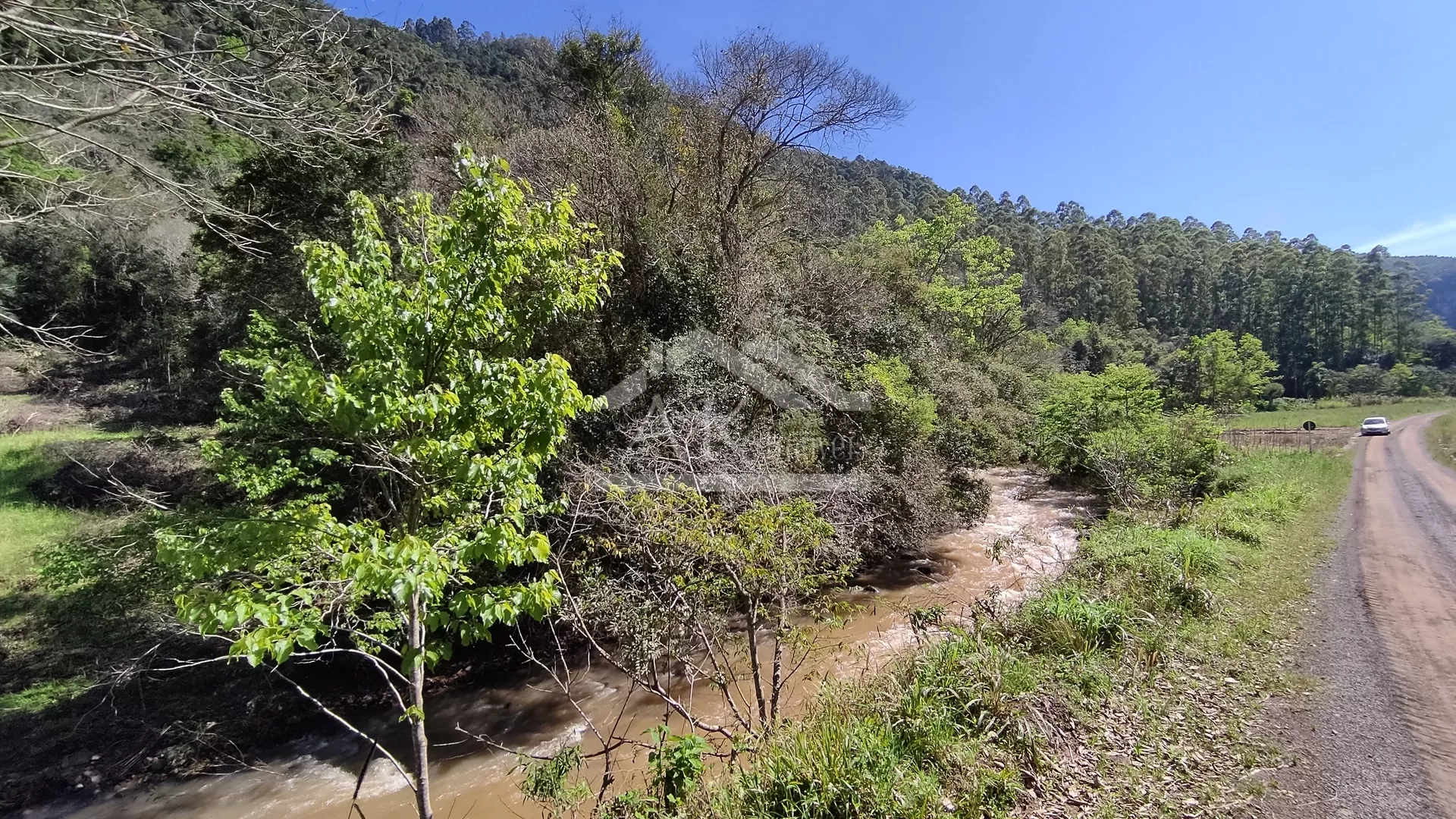 Área de terra com riacho à venda em Picada Café na Serra Gaúcha