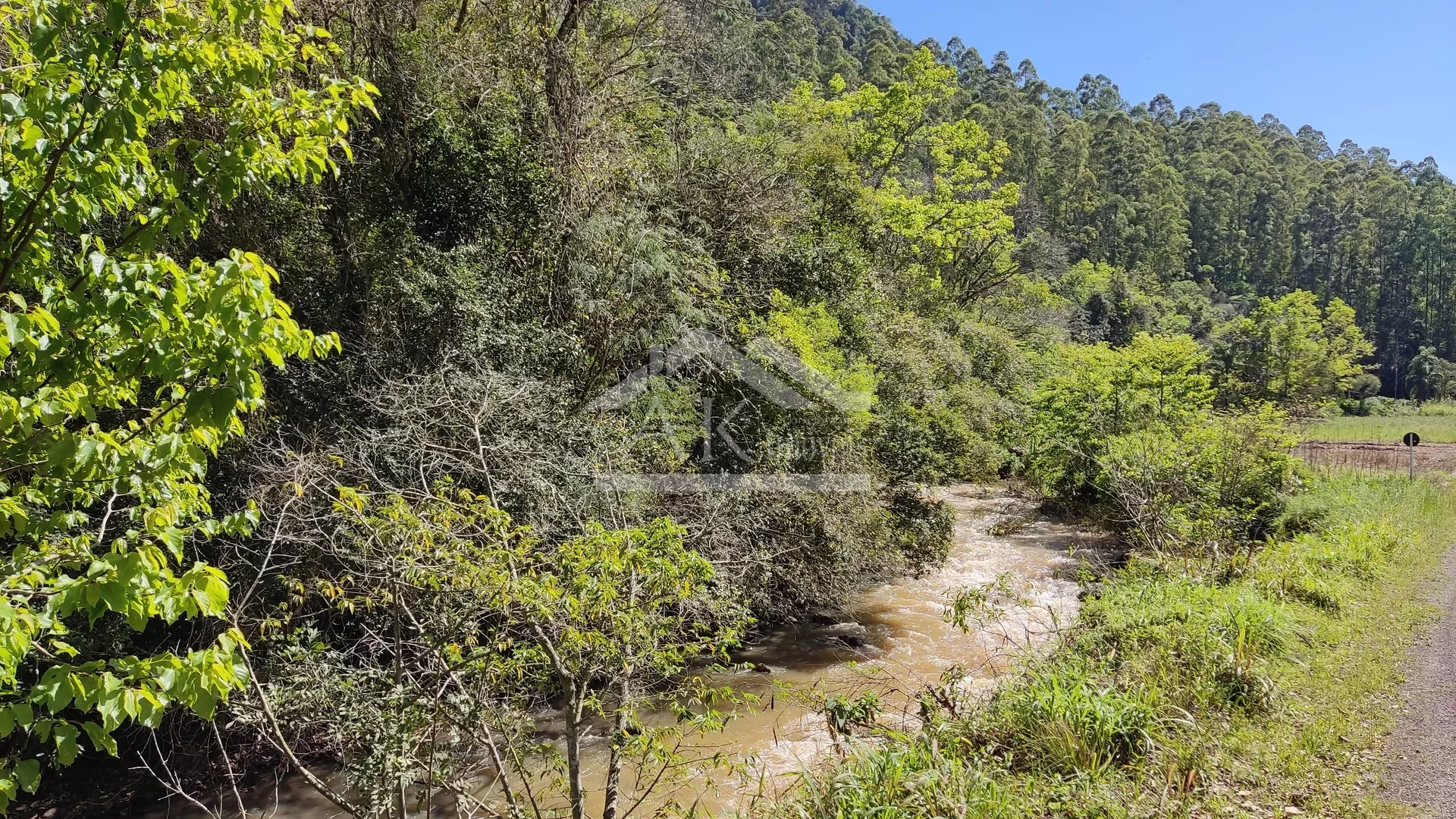 Área de terra com riacho à venda em Picada Café na Serra Gaúcha