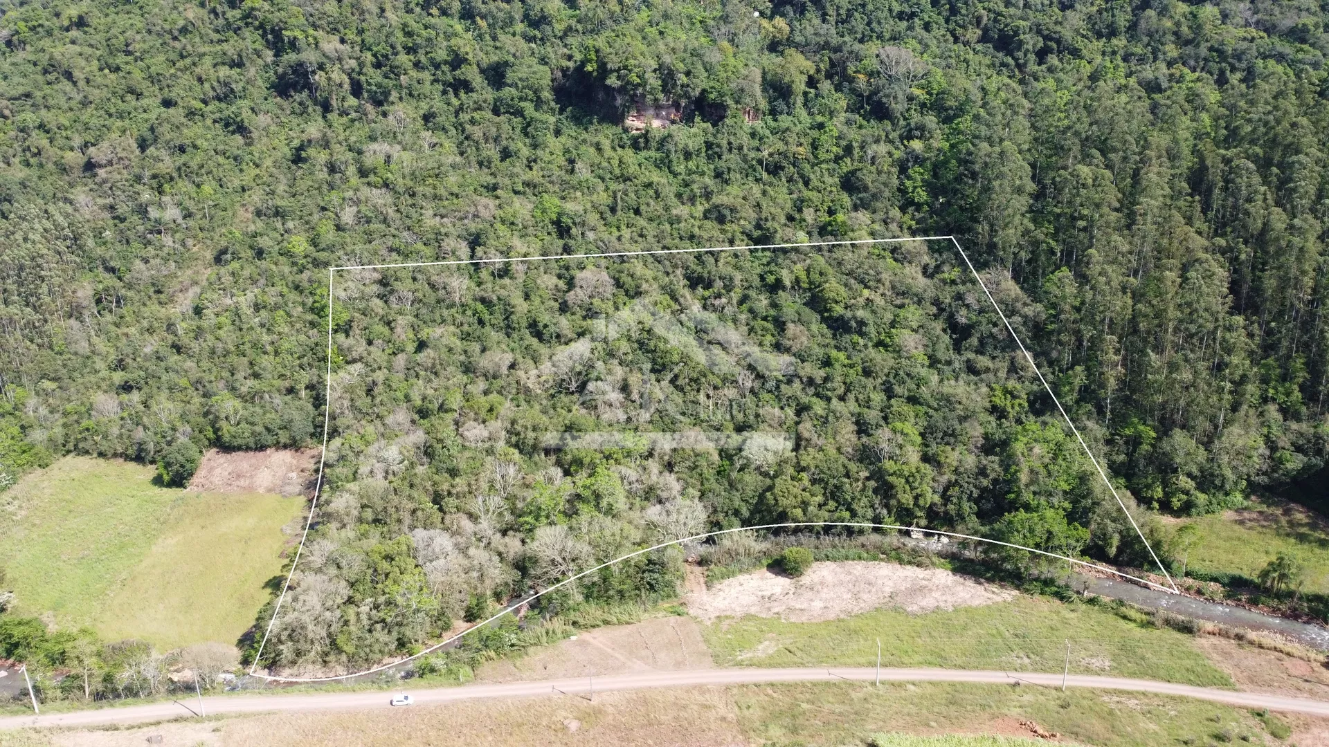 Área de terra com riacho à venda em Picada Café na Serra Gaúcha