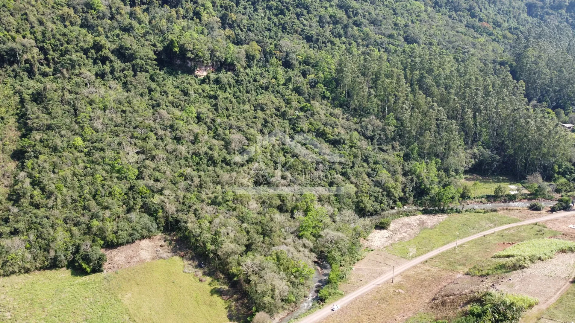 Área de terra com riacho à venda em Picada Café na Serra Gaúcha