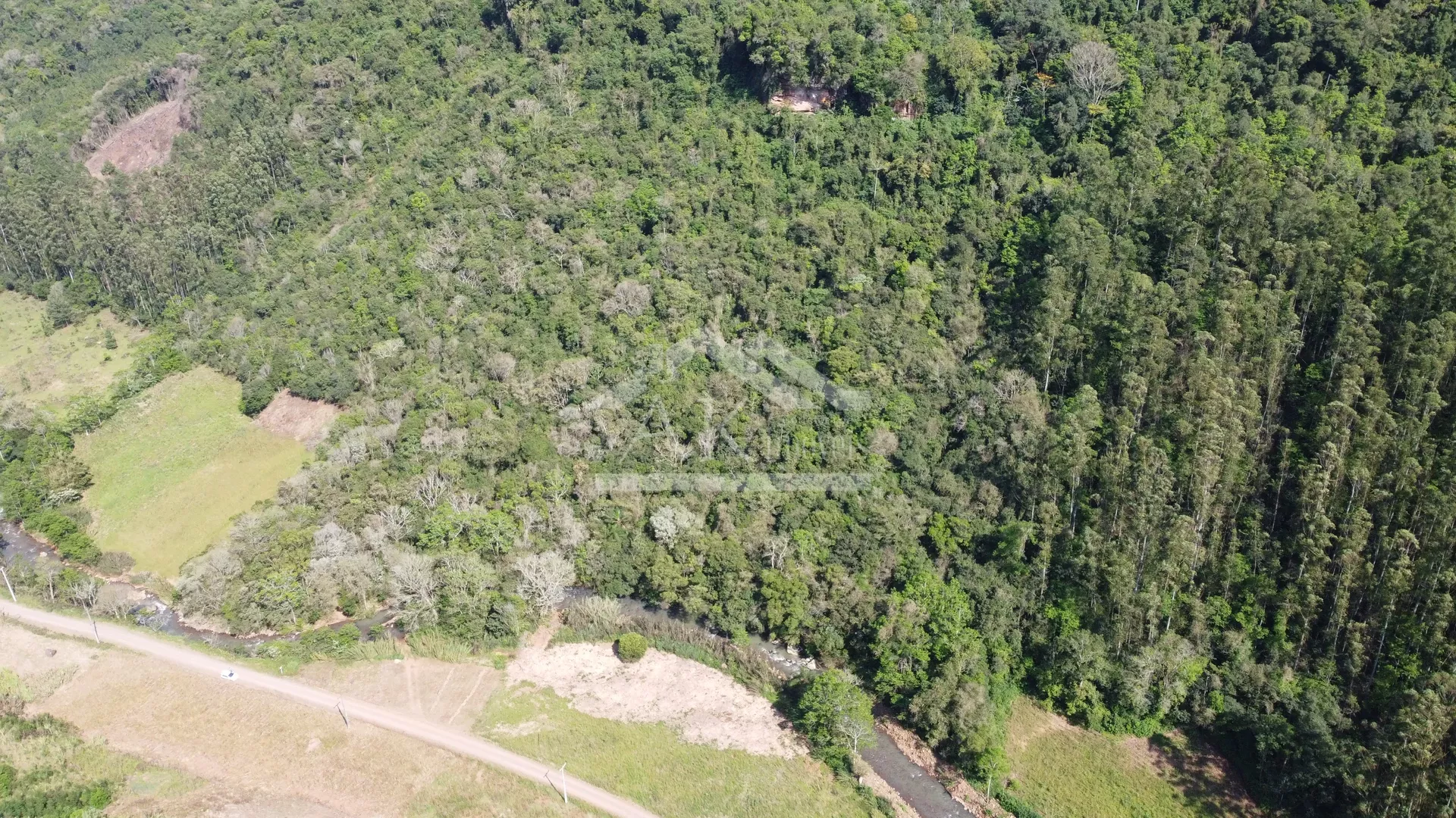 Área de terra com riacho à venda em Picada Café na Serra Gaúcha