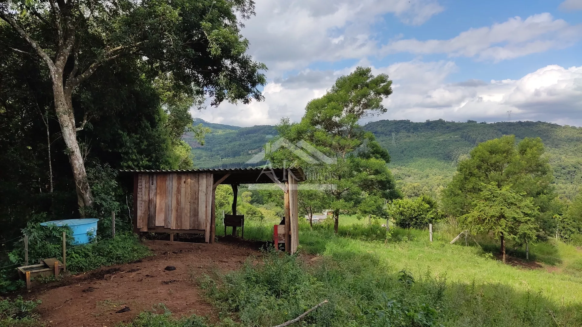 Chácara com açude e vista à venda na zona rural de Dois Irmãos
