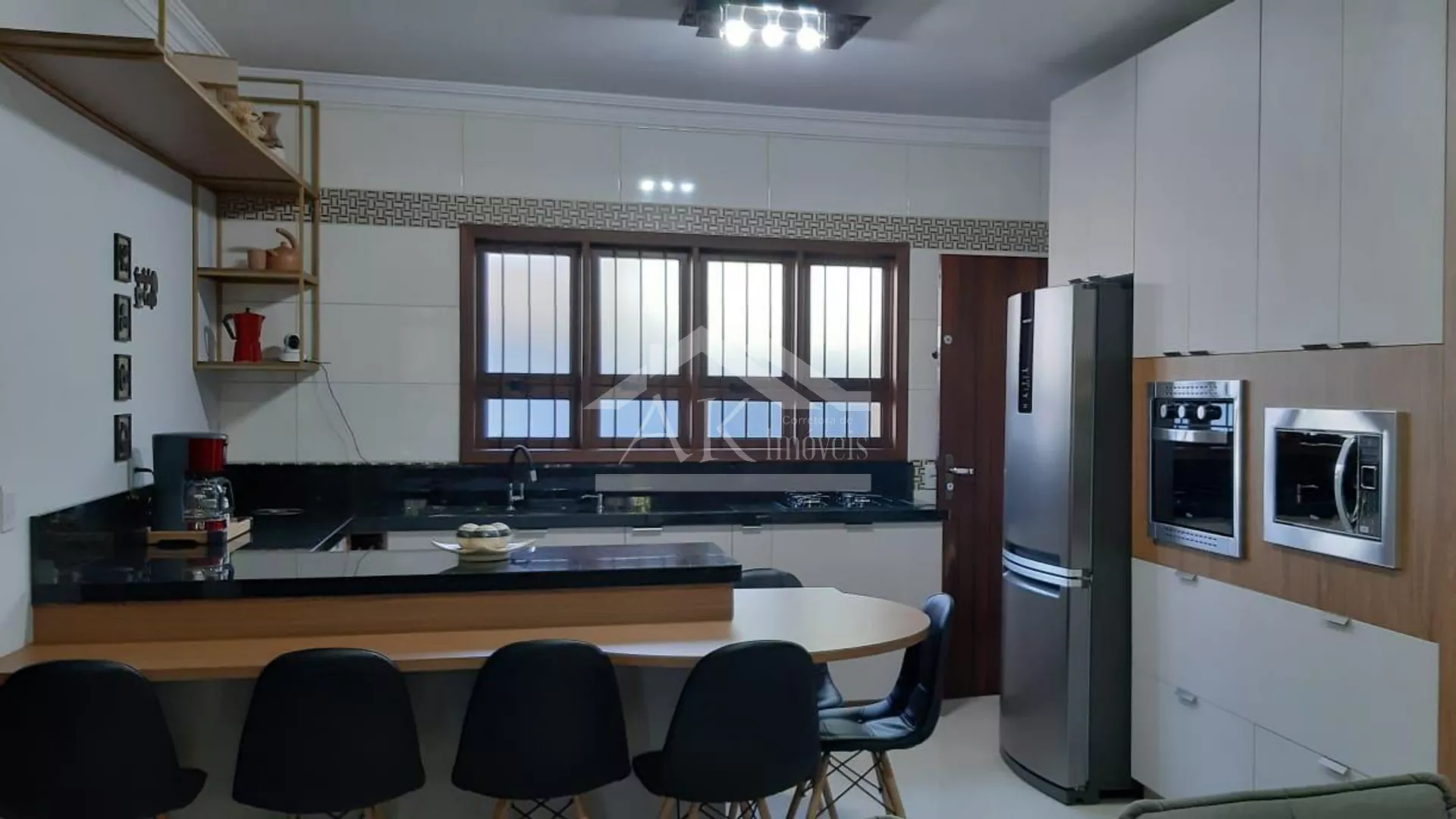 Casa de esquina com piscina à venda em São Leopoldo - RS