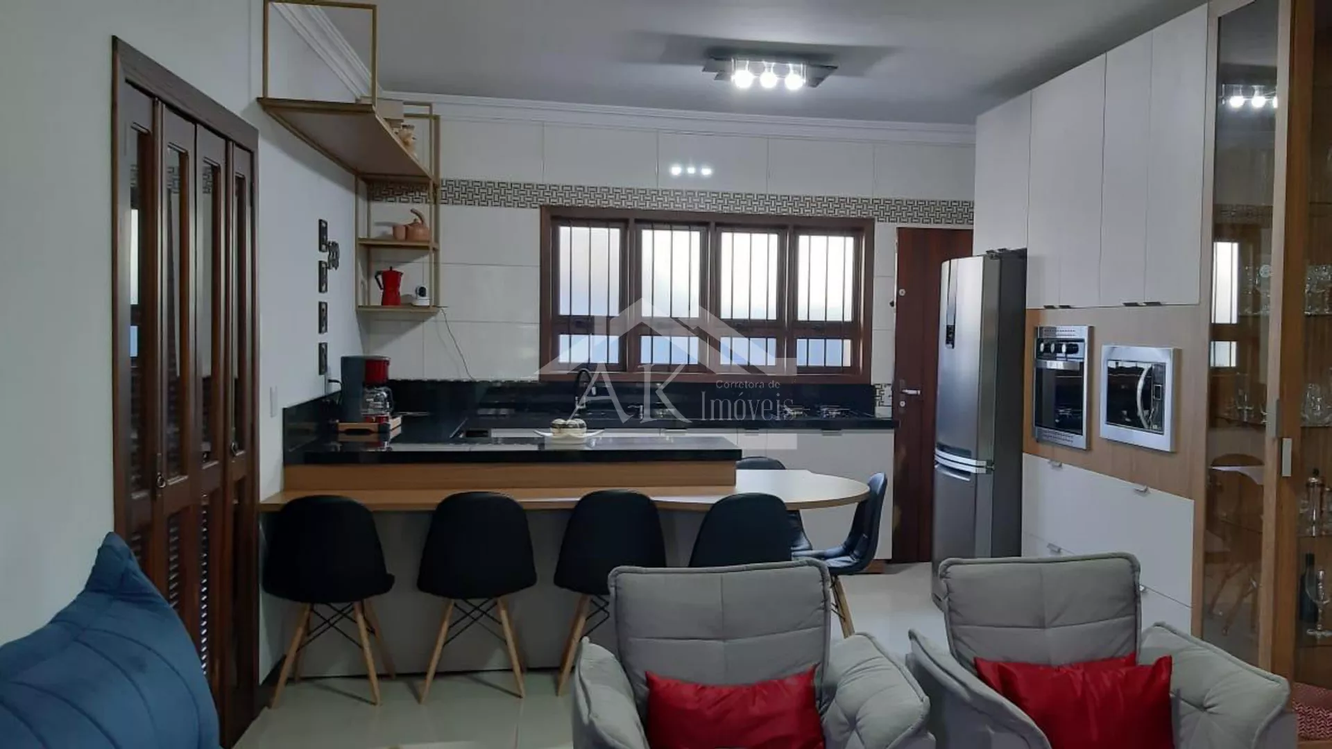 Casa de esquina com piscina à venda em São Leopoldo - RS