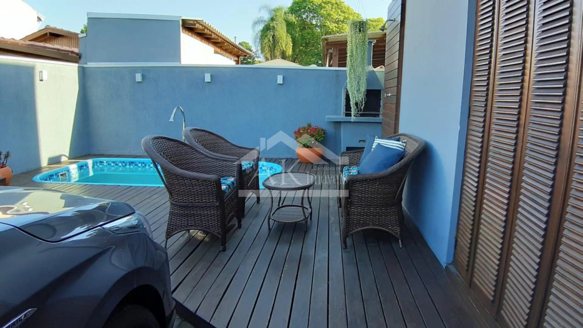 Casa de esquina com piscina à venda em São Leopoldo - RS