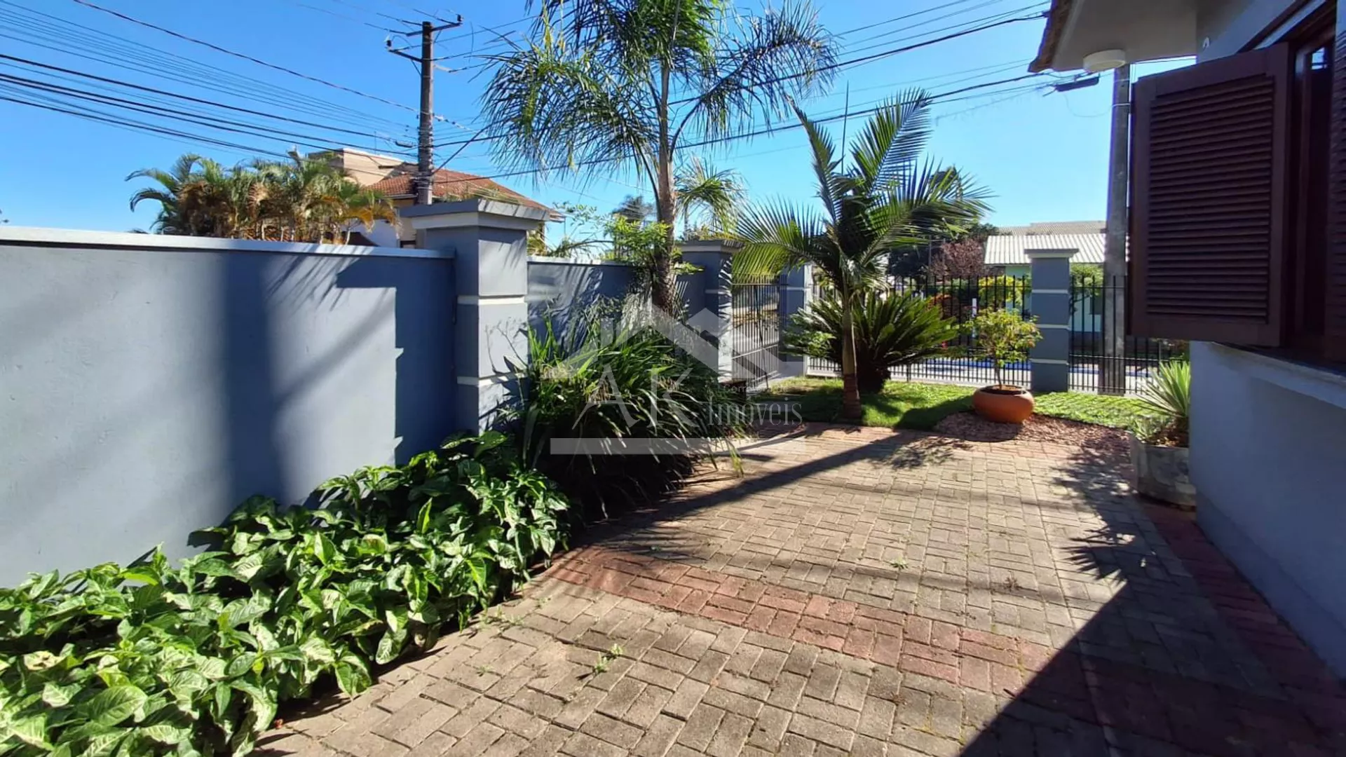 Casa de esquina com piscina à venda em São Leopoldo - RS