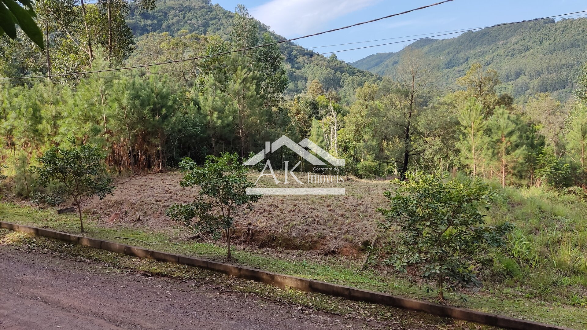Belo terreno em declive a venda em Picada Café na Serra Gaúcha