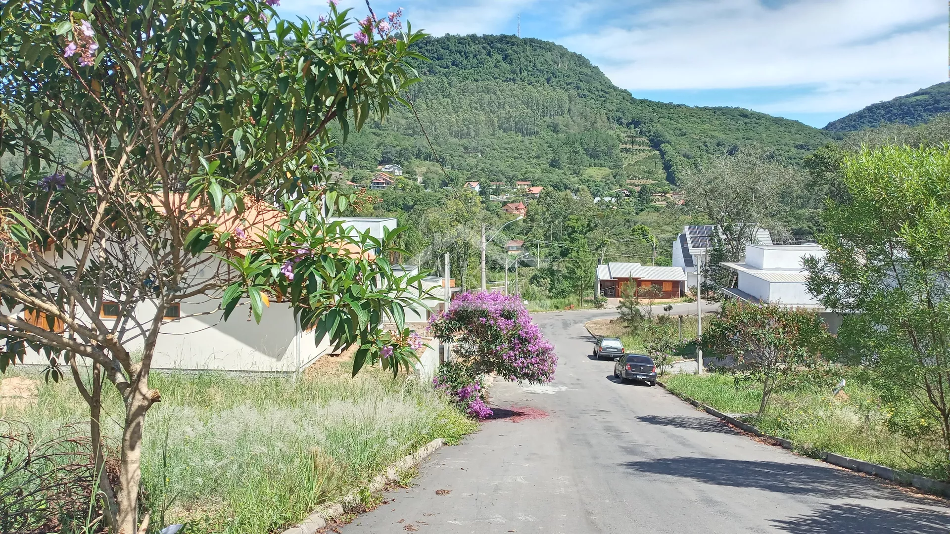 Terreno com vista, à venda, no Centro de Picada Café, na Serra Gaúcha
