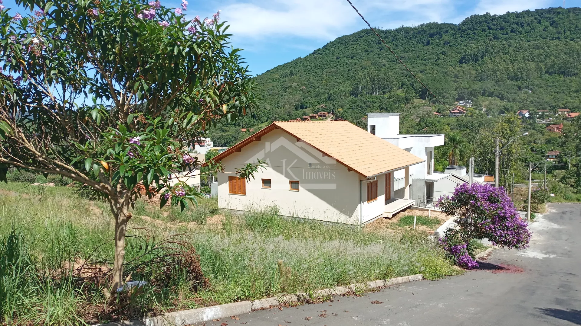 Terreno com vista, à venda, no Centro de Picada Café, na Serra Gaúcha