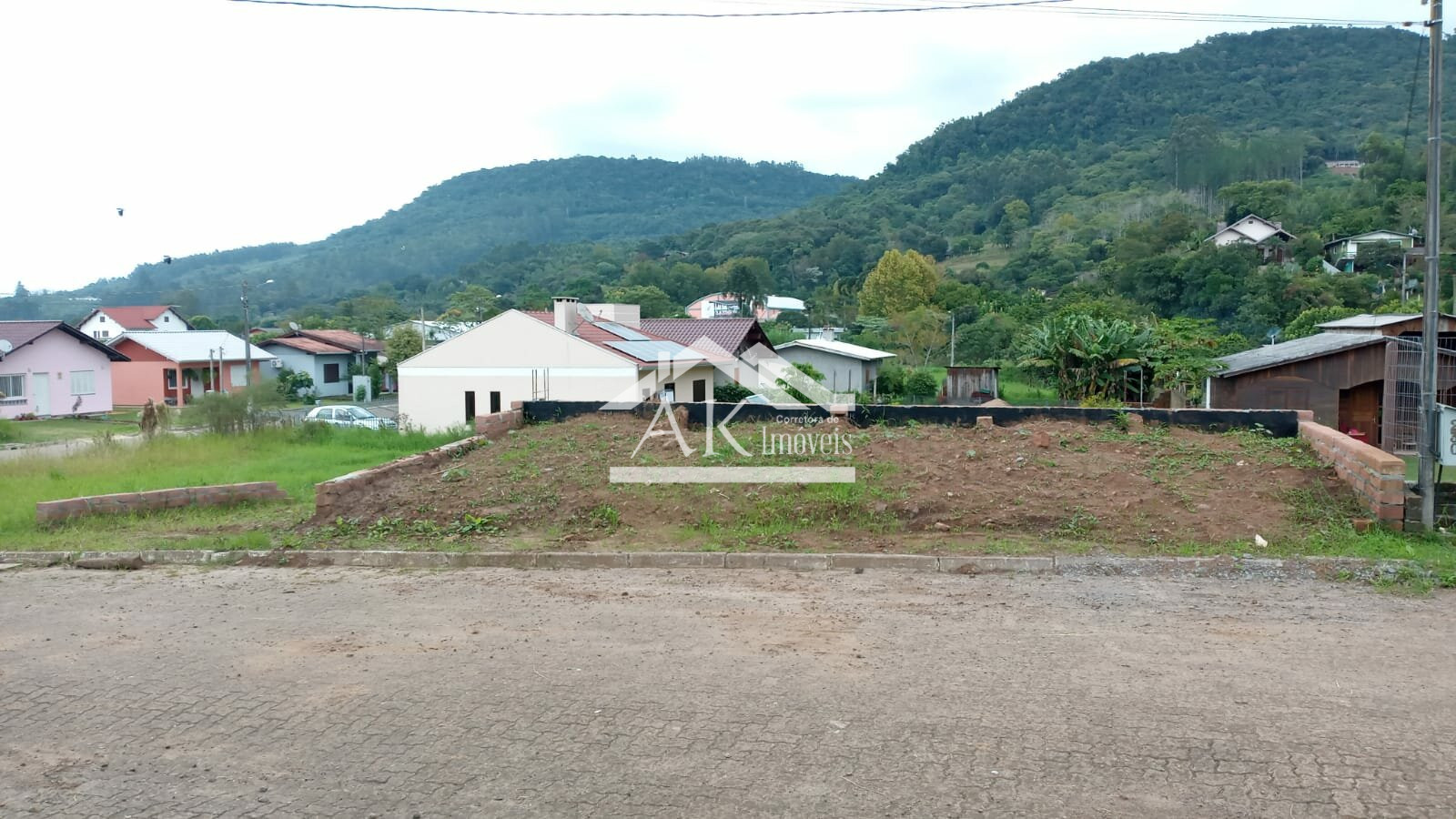 Terreno em loteamento tranquilo à venda na cidade de Picada Café, na Serra Gaúcha