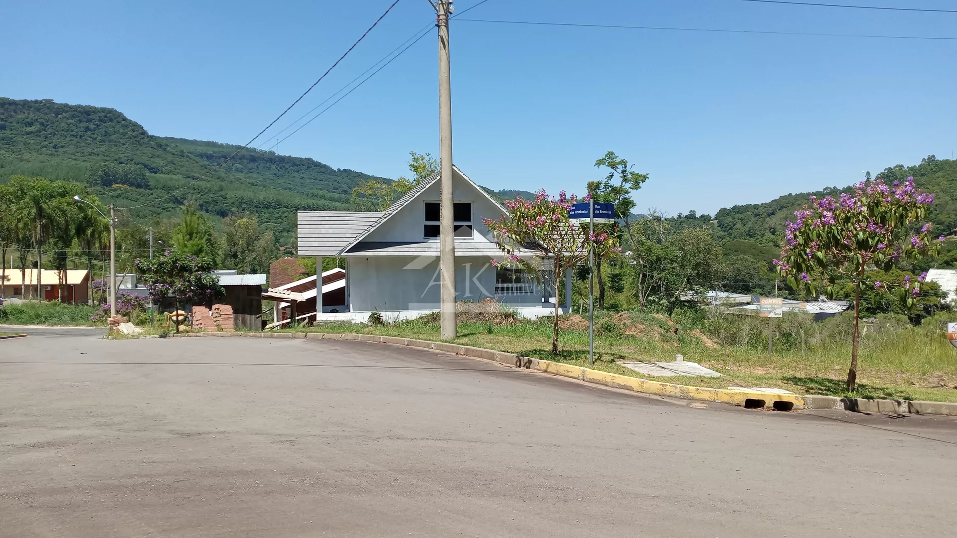 Terreno de esquina à venda no Centro de Picada Café, na Serra Gaúcha