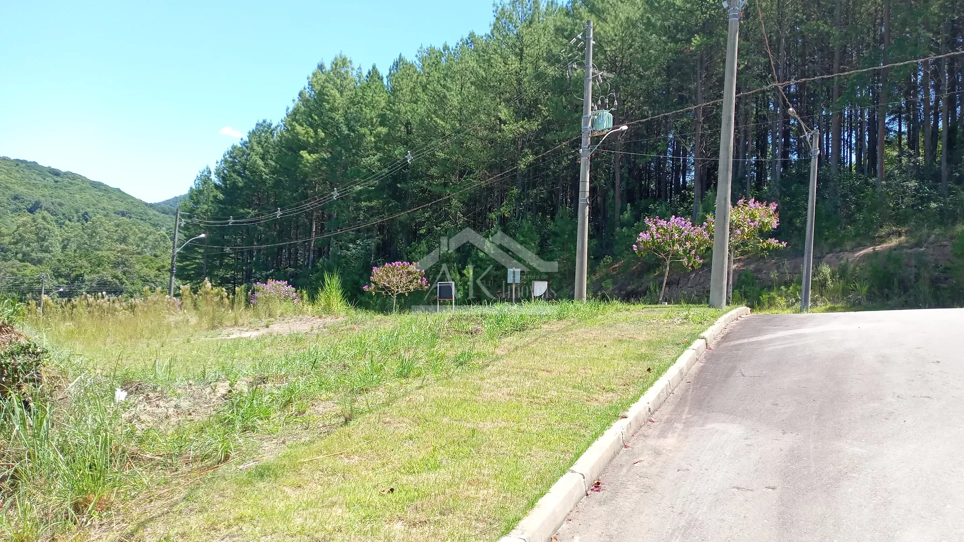 Terreno de esquina à venda no Centro de Picada Café, na Serra Gaúcha