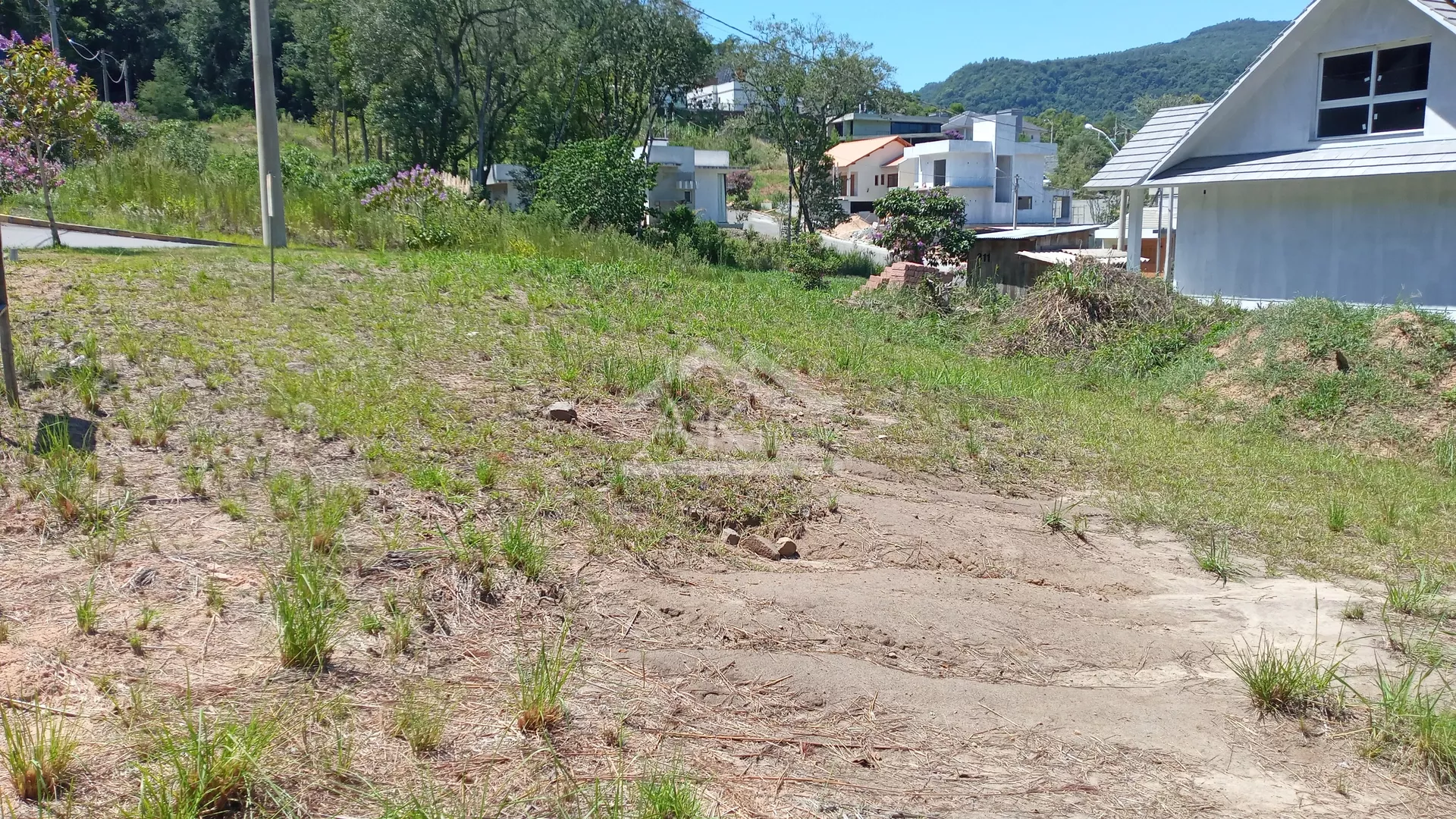 Terreno de esquina à venda no Centro de Picada Café, na Serra Gaúcha