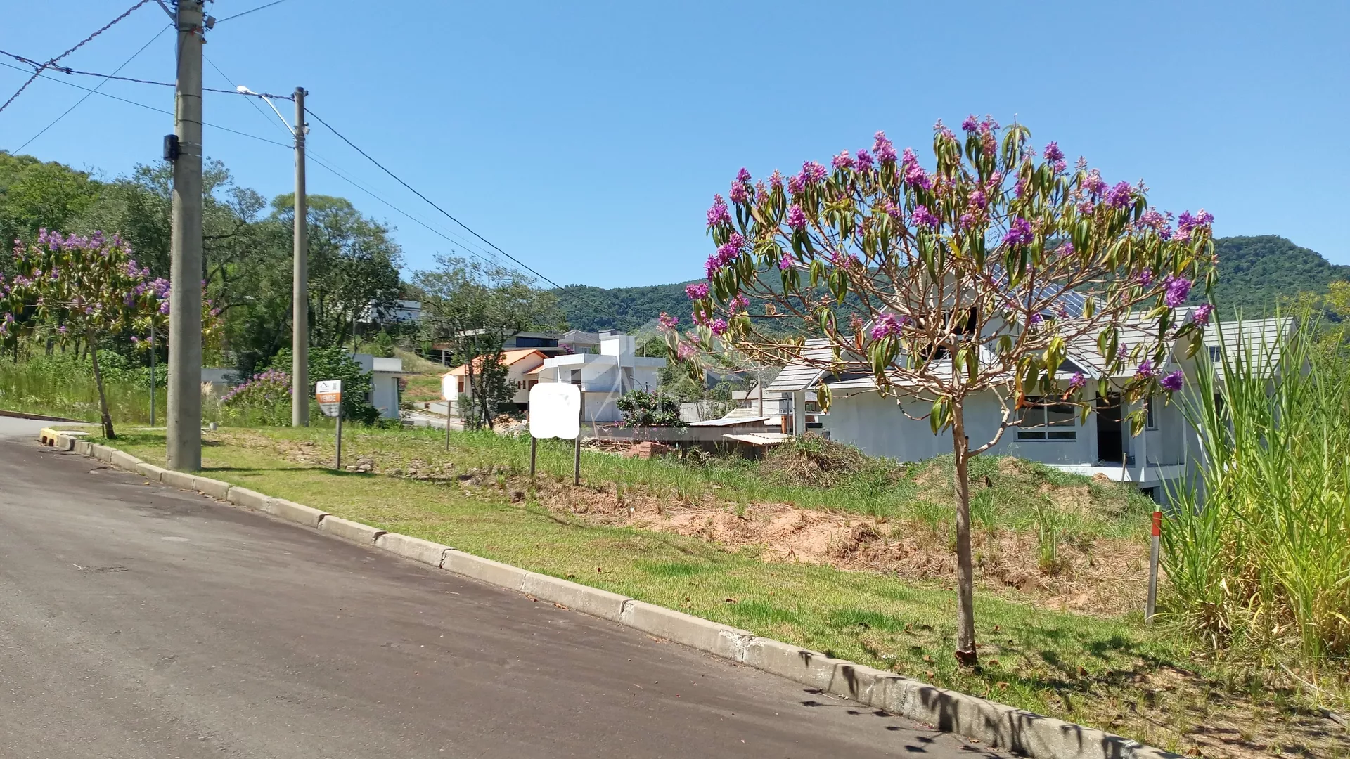 Terreno de esquina à venda no Centro de Picada Café, na Serra Gaúcha