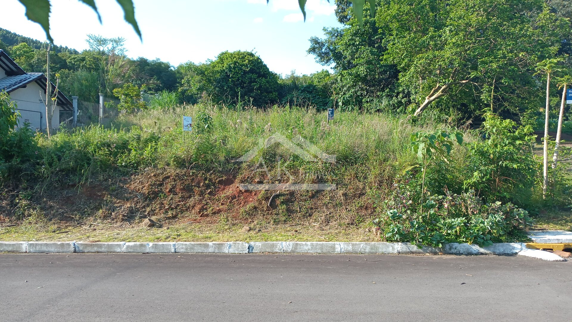Terreno de esquina a venda ,no Alto da Colina, em Picada Café na Serra Gaúcha