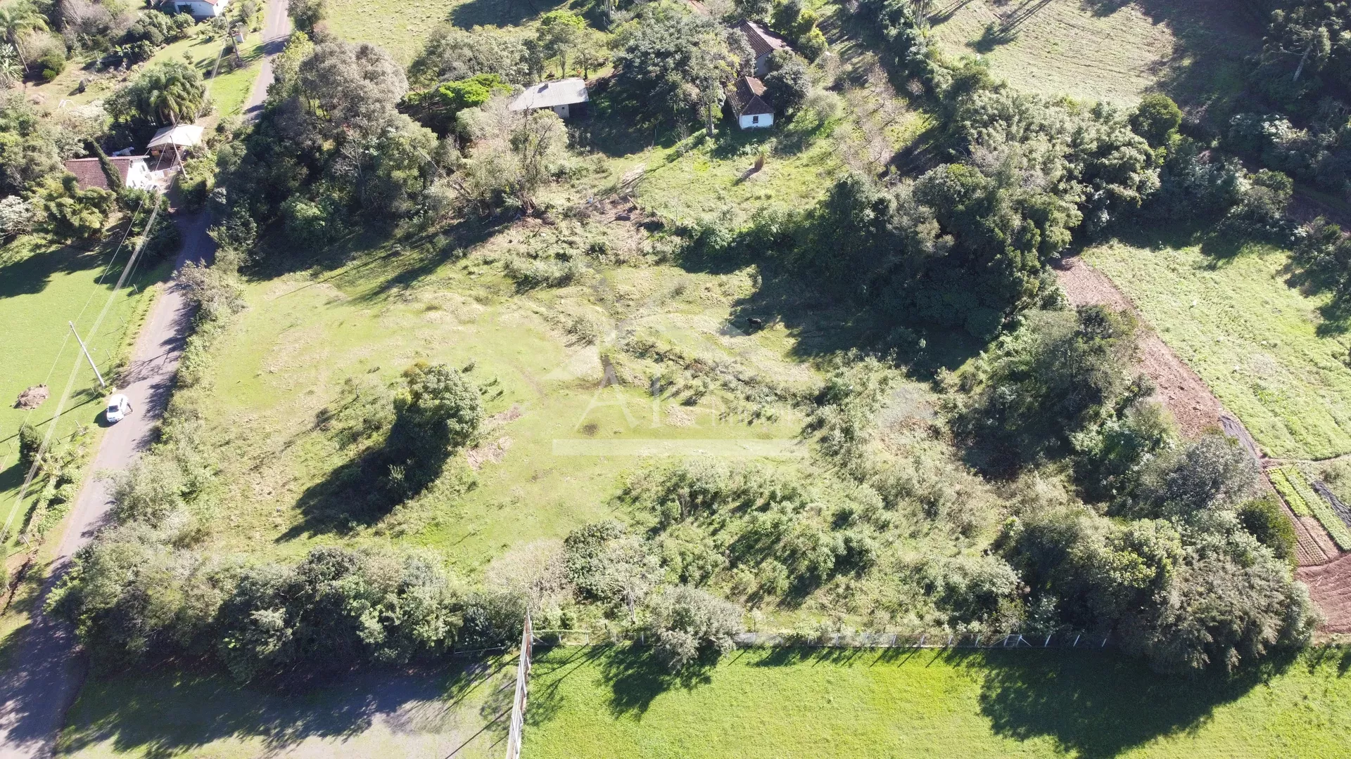 Amplo terreno plano à venda em Picada Café na Serra Gaúcha
