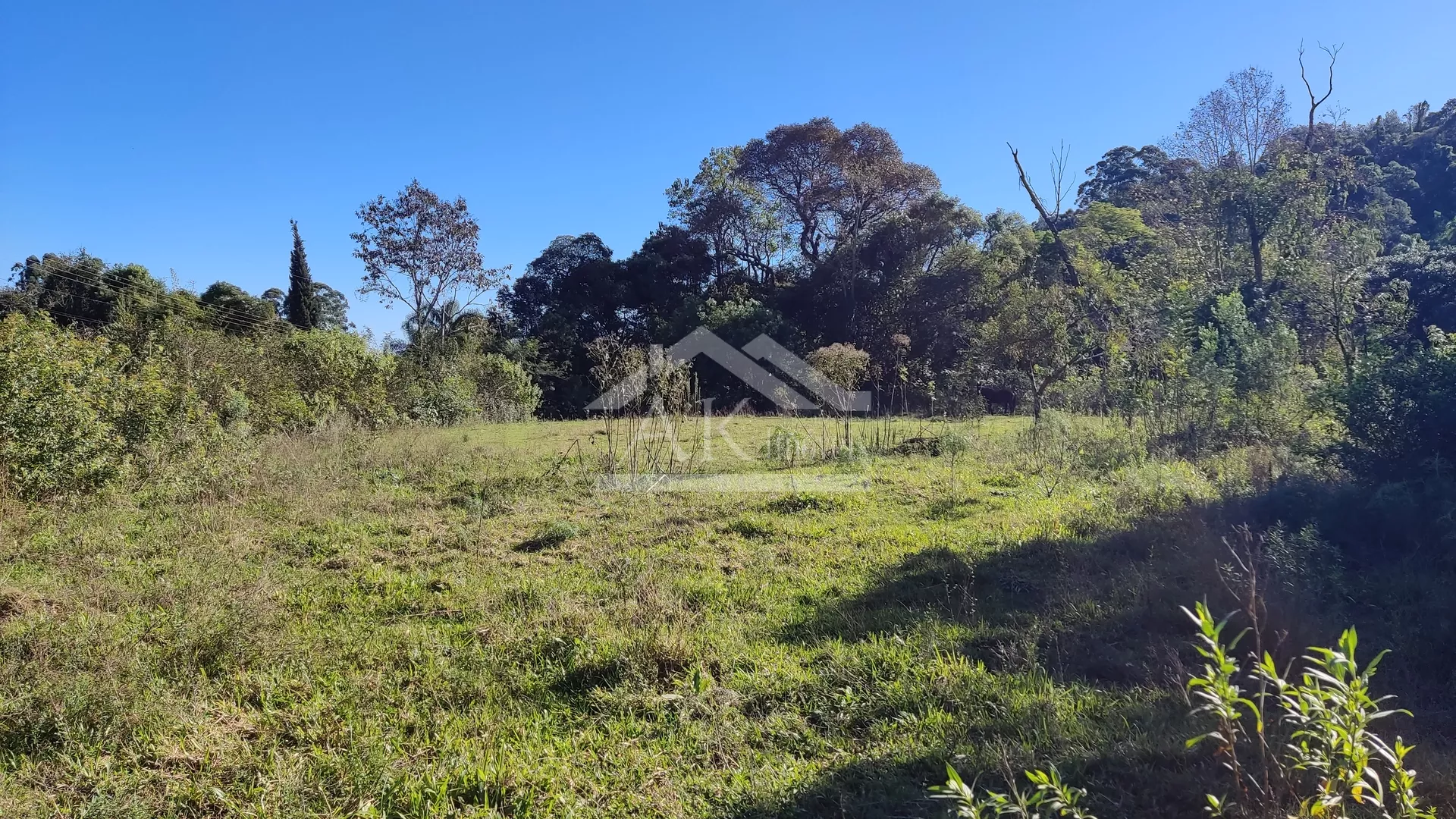 Amplo terreno plano à venda em Picada Café na Serra Gaúcha