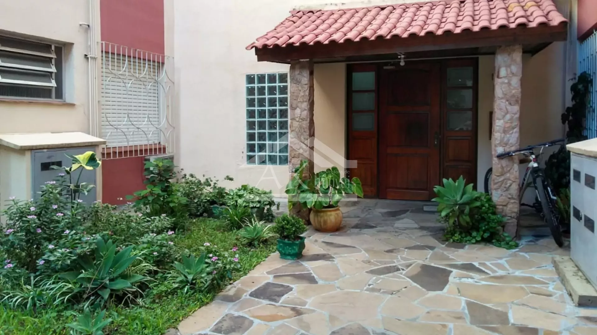 Apartamento com 3 quartos à venda no Bairro Humaitá, Porto Alegre - RS