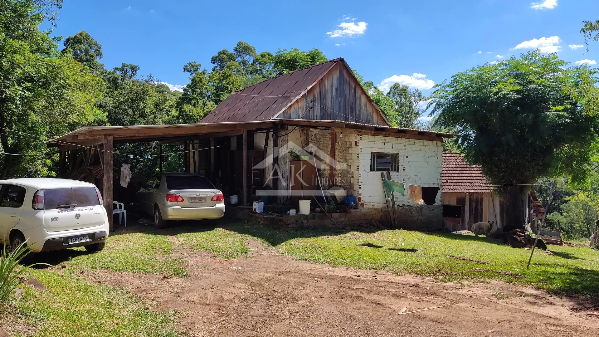 Sítio com açude e riacho à venda em Presidente Lucena RS