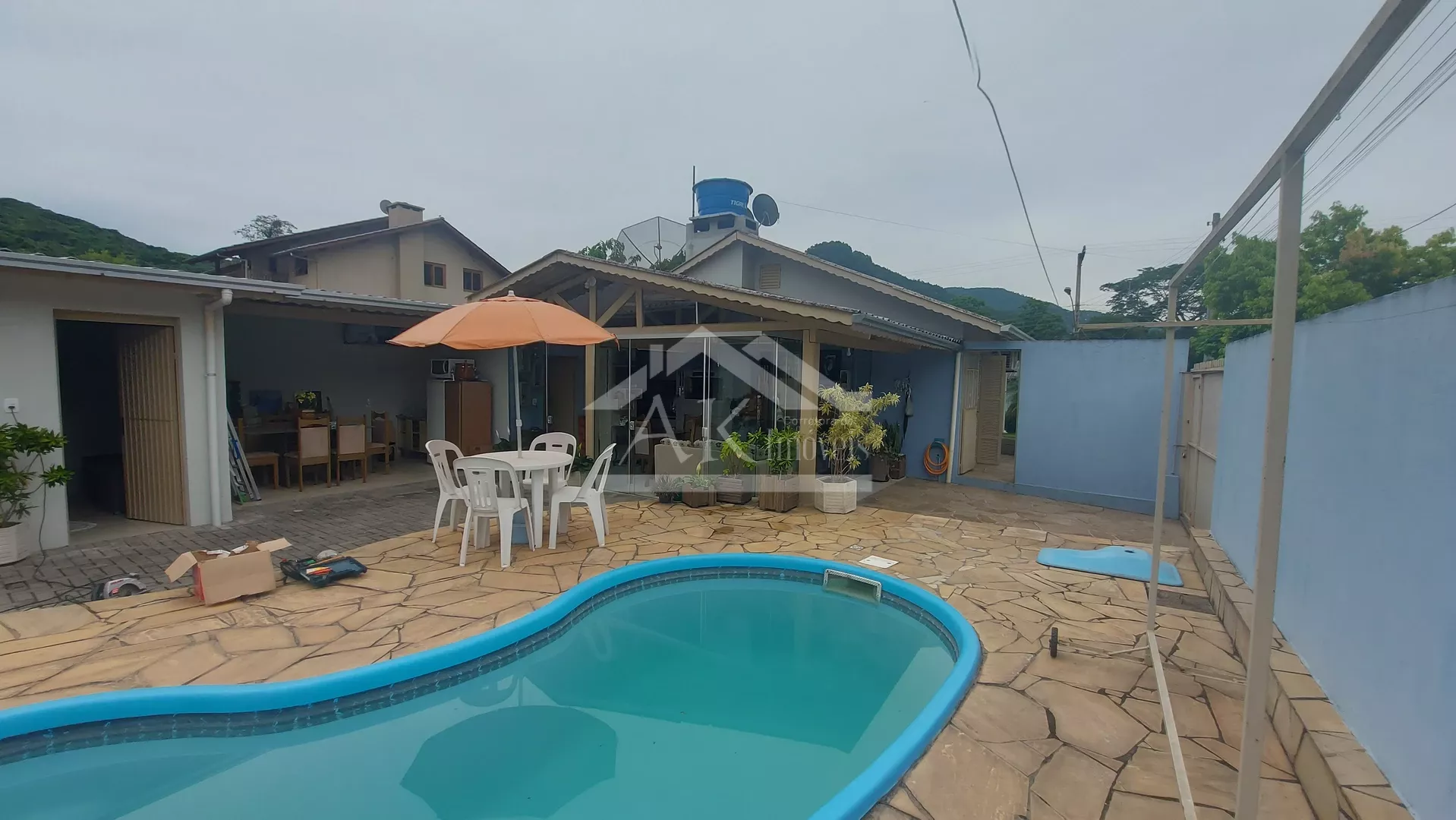 Casa em terreno de esquina, na cidade de Picada Café na Serra Gaúcha