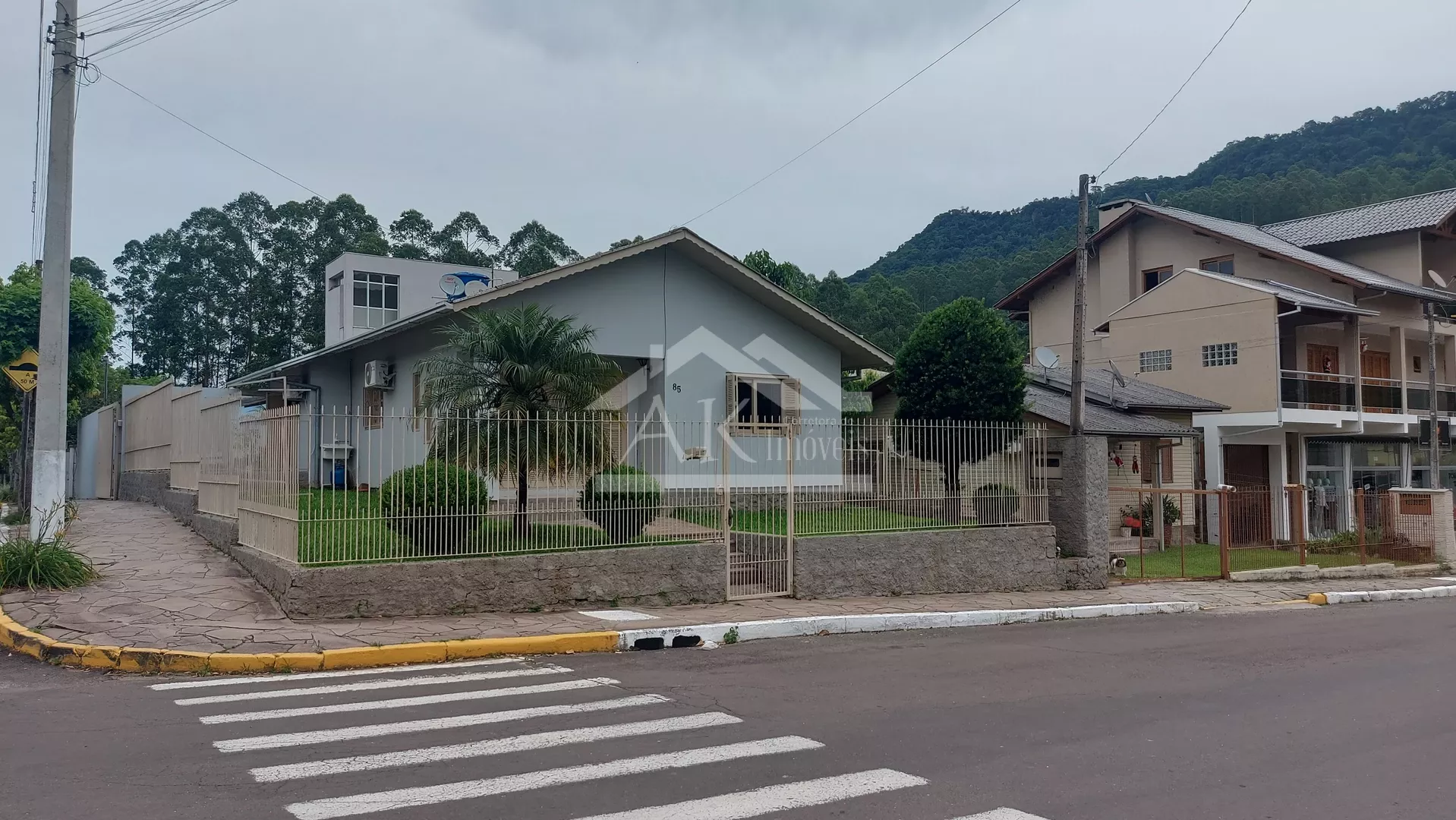 Casa em terreno de esquina, na cidade de Picada Café na Serra Gaúcha