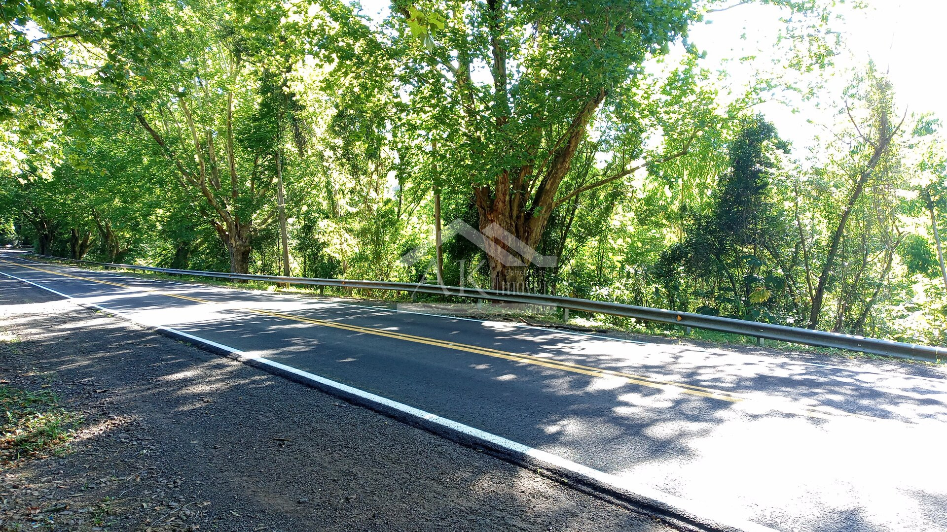 Área de terras com duas frentes para a BR 116 à venda em Picada Café na Serra Gaúcha