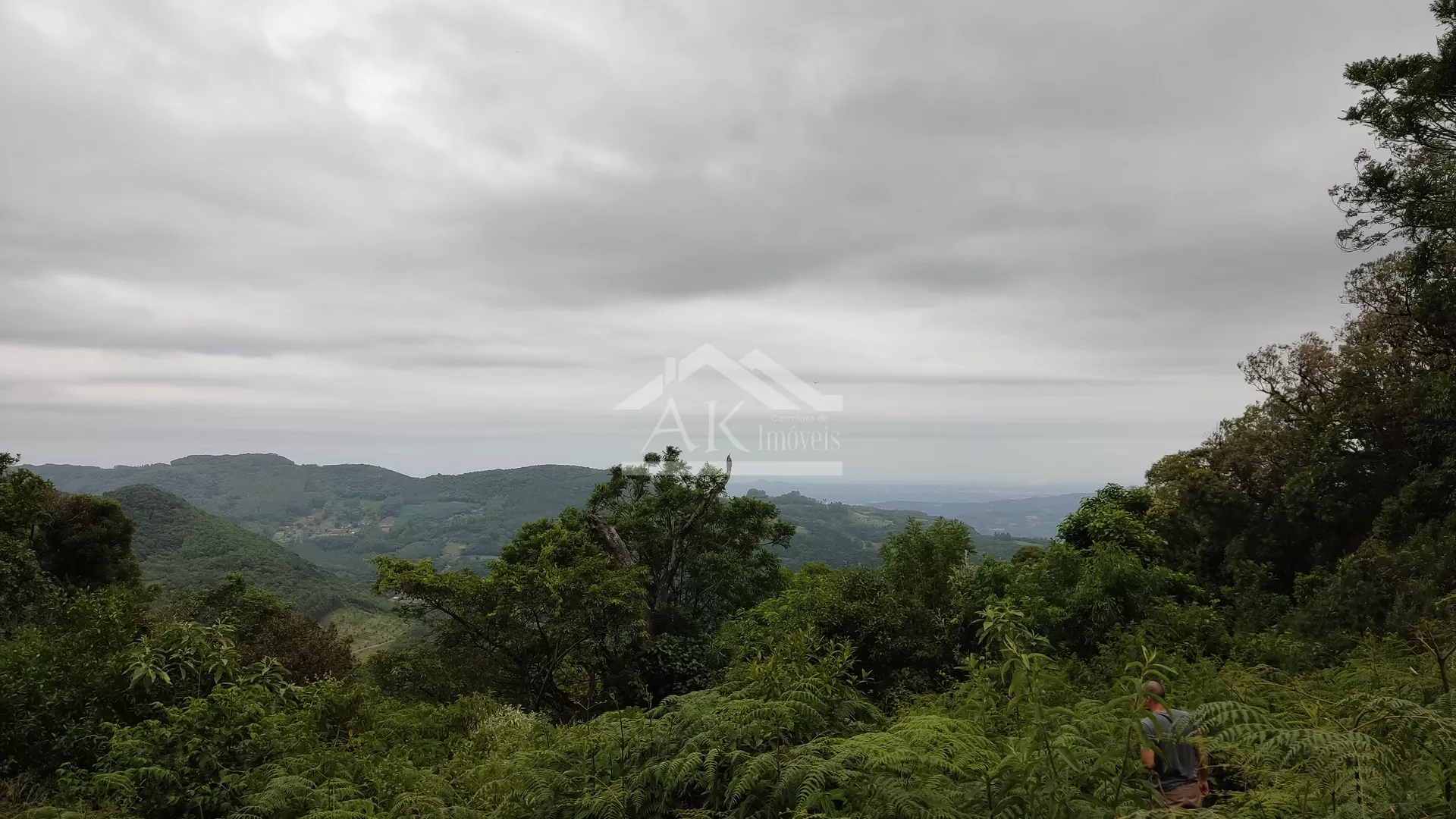 Área de terra com açude e linda vista à venda em Morro Reuter