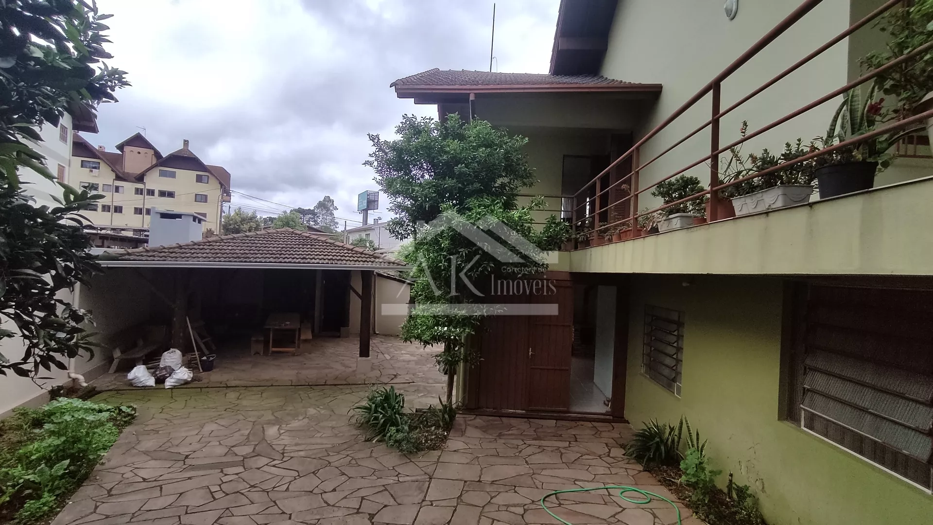 Casa mobiliada, de dois pavimentos, à venda em Nova Petrópolis na Serra Gaúcha!