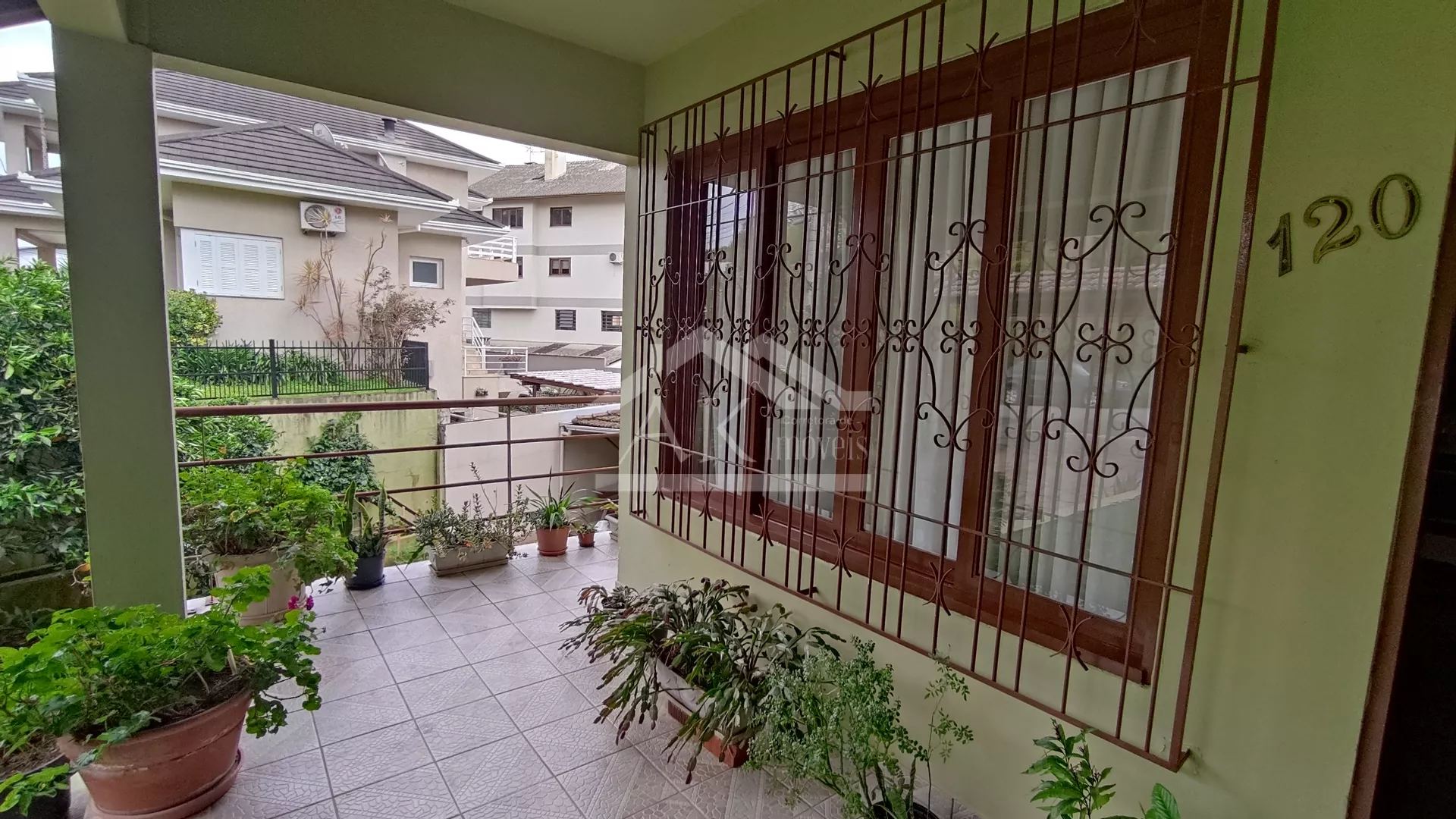 Casa mobiliada, de dois pavimentos, à venda em Nova Petrópolis na Serra Gaúcha!