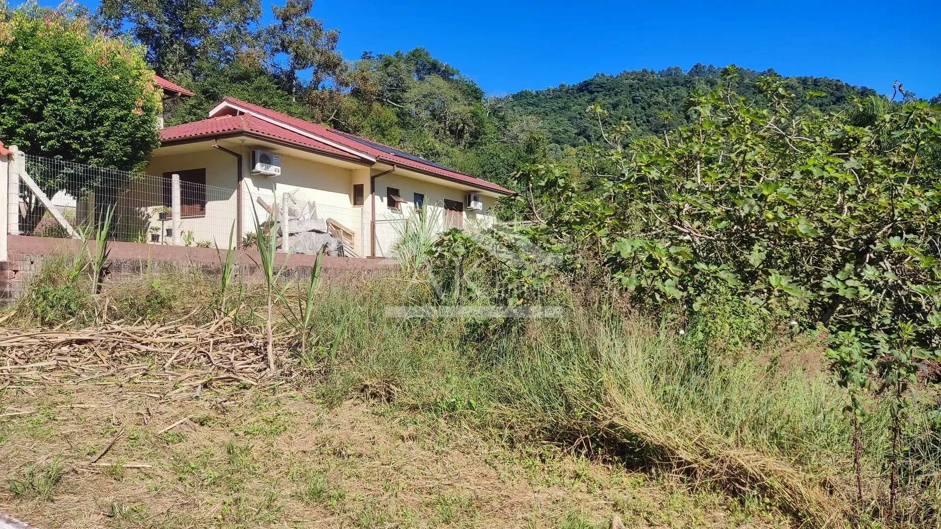 Terreno à venda em bairro residencial na cidade de Picada Café na Serra Gaúcha