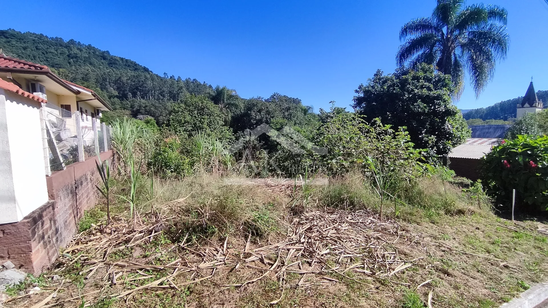 Terreno à venda em bairro residencial na cidade de Picada Café na Serra Gaúcha