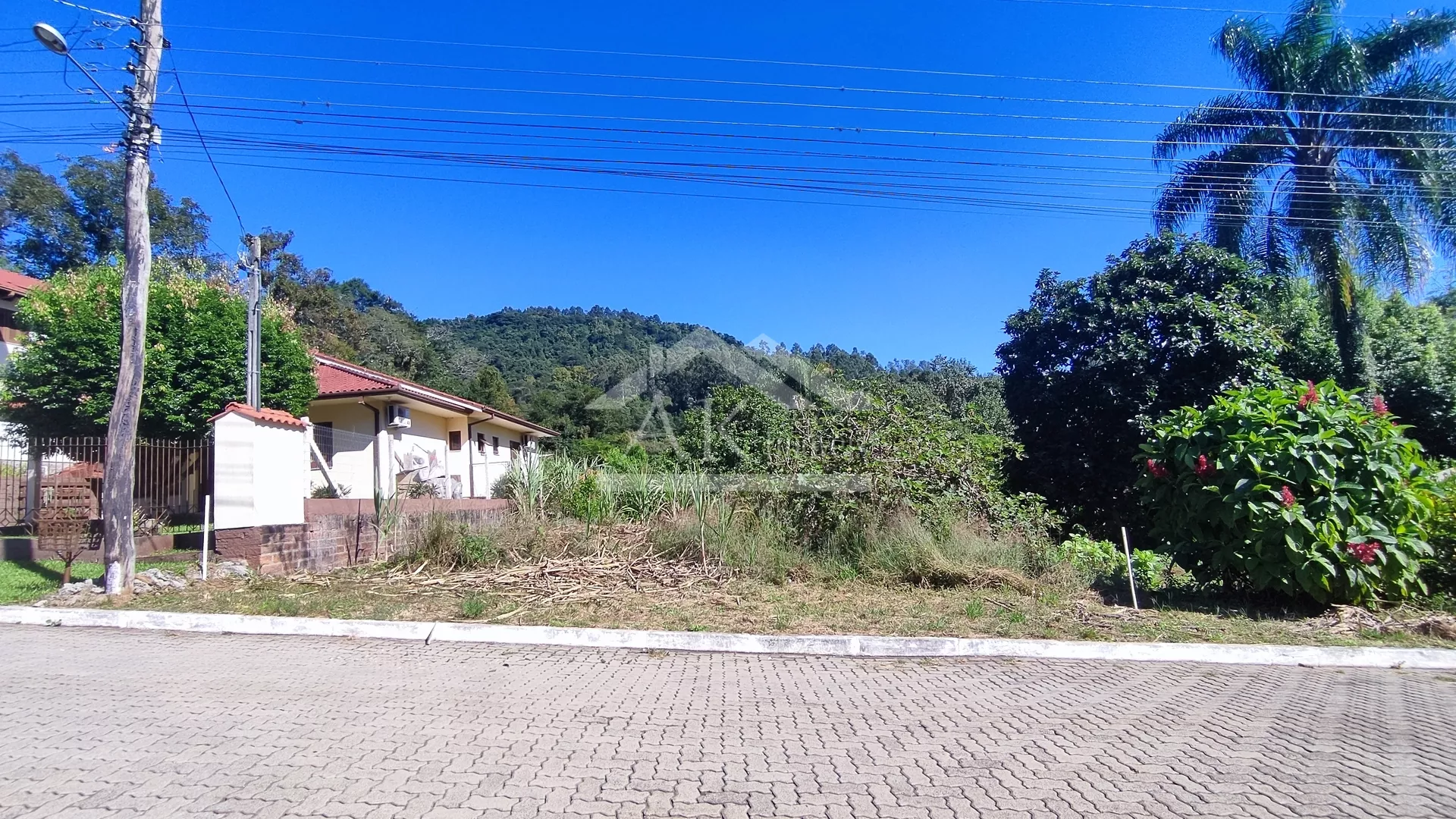 Terreno à venda em bairro residencial na cidade de Picada Café na Serra Gaúcha