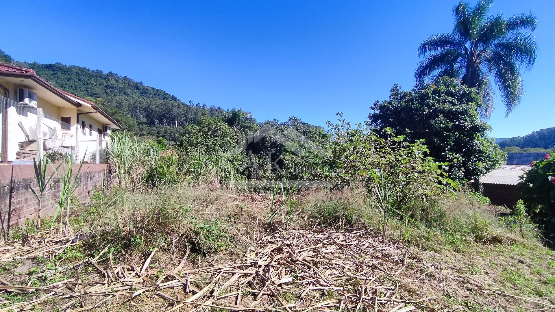 Terreno à venda em bairro residencial na cidade de Picada Café na Serra Gaúcha