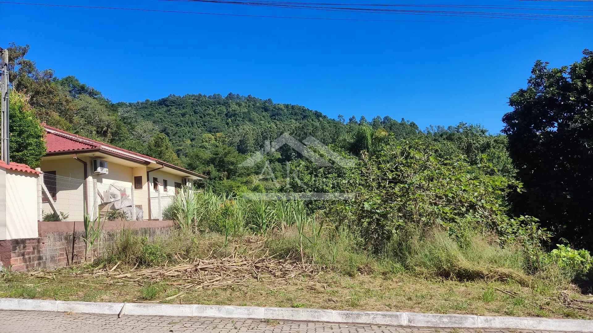 Terreno à venda em bairro residencial na cidade de Picada Café na Serra Gaúcha