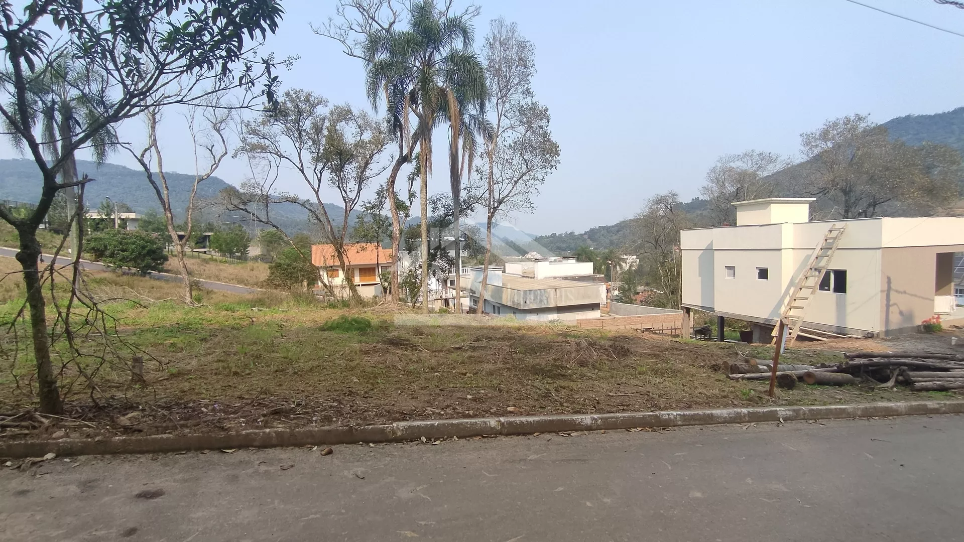 Amplo terreno à venda no Centro de Picada Café, na Serra Gaúcha
