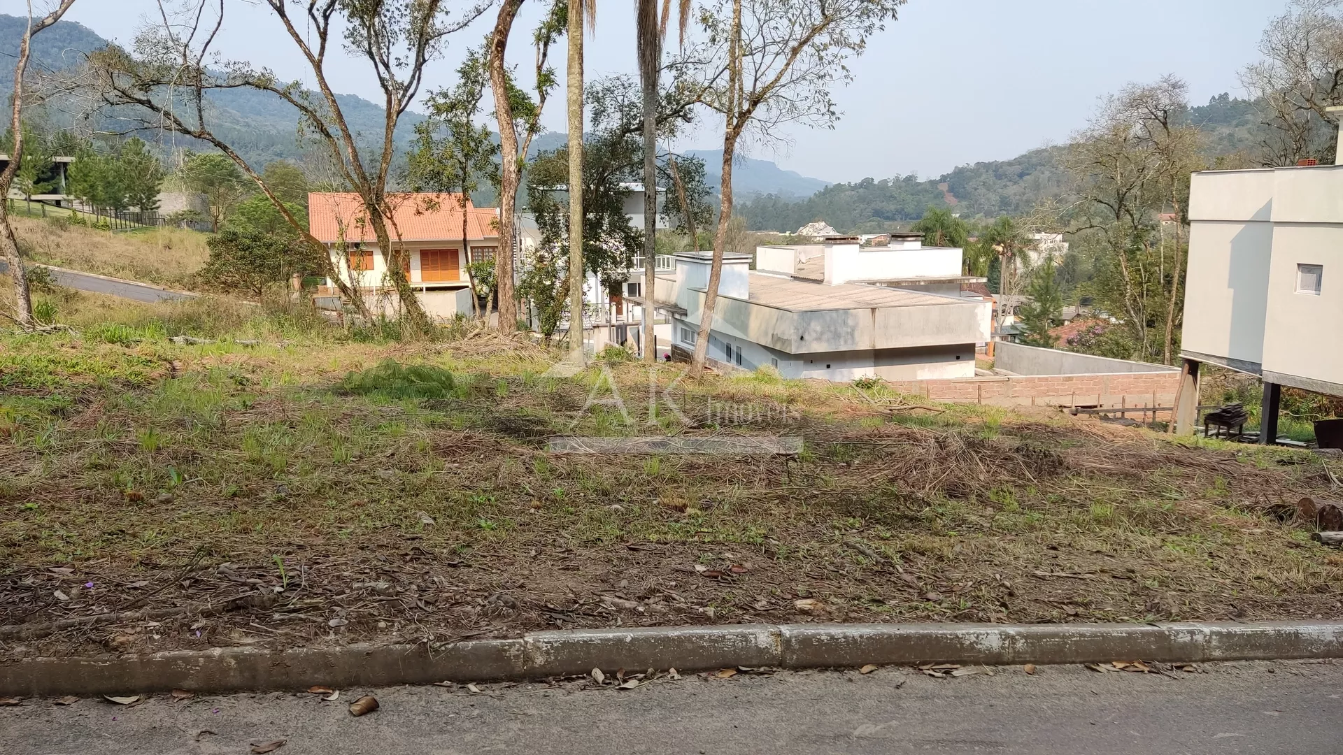 Amplo terreno à venda no Centro de Picada Café, na Serra Gaúcha