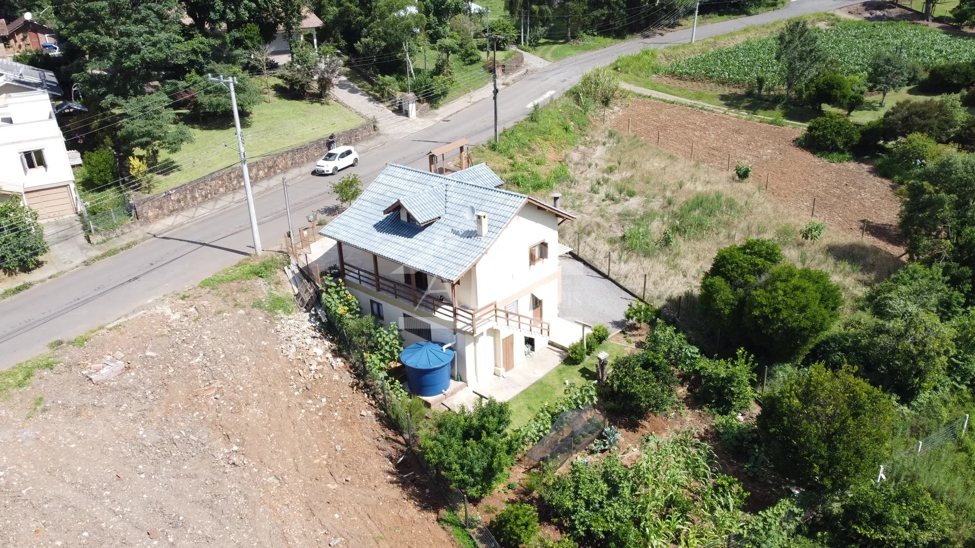 Belíssima casa de dois pavimentos, à venda em Nova Petrópolis na Serra Gaúcha