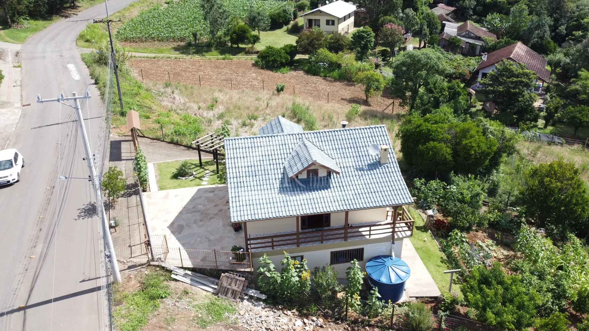 Belíssima casa de dois pavimentos, à venda em Nova Petrópolis na Serra Gaúcha