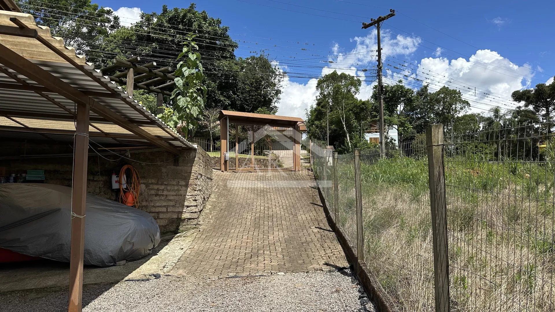 Belíssima casa de dois pavimentos, à venda em Nova Petrópolis na Serra Gaúcha