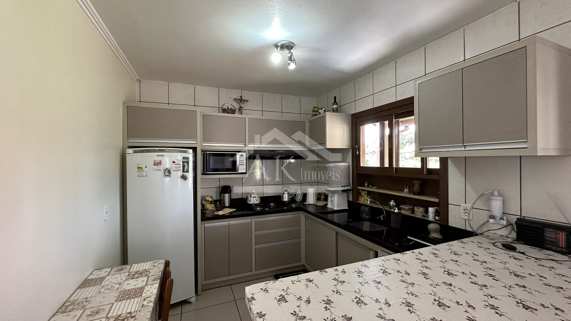 Belíssima casa de dois pavimentos, à venda em Nova Petrópolis na Serra Gaúcha