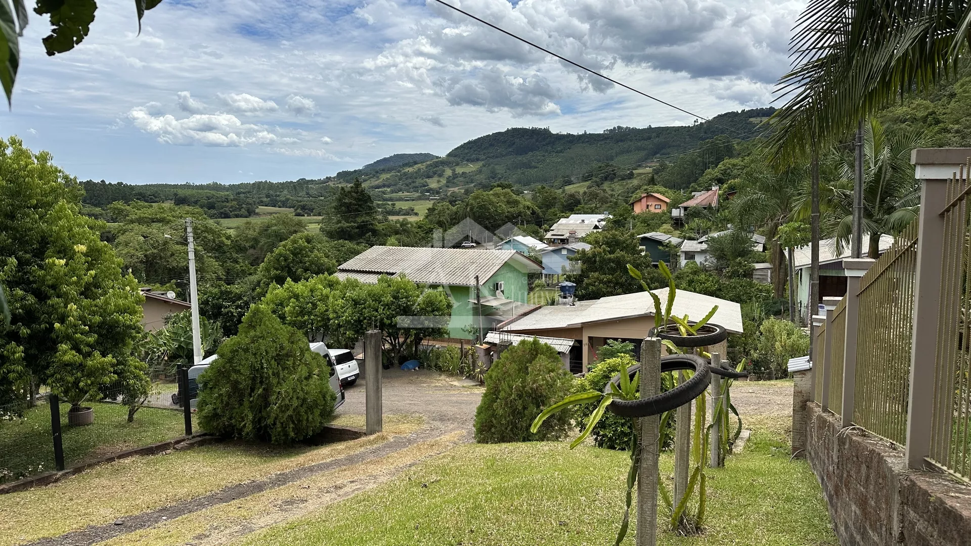 Casa com amplo terreno à venda em Picada Café na Serra Gaúcha