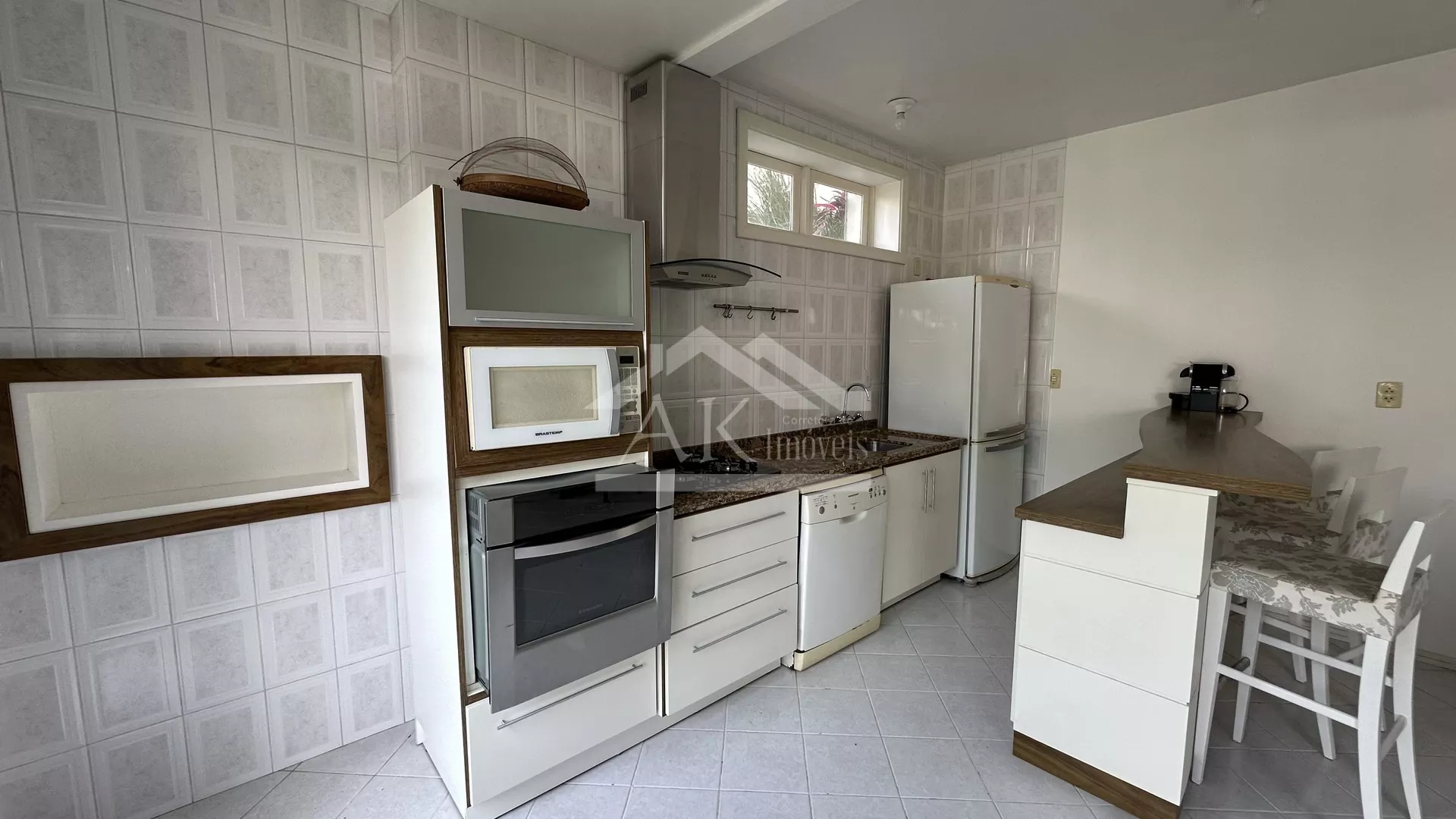 Duas casas sobre amplo terreno à venda em Dois Irmãos - RS