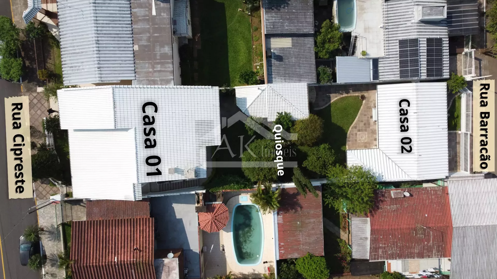 Duas casas sobre amplo terreno à venda em Dois Irmãos - RS