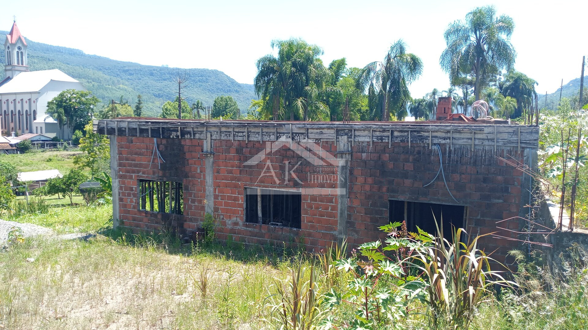 Amplo terreno com projeto comercial/residencial a venda em Picada Café na Serra Gaúcha